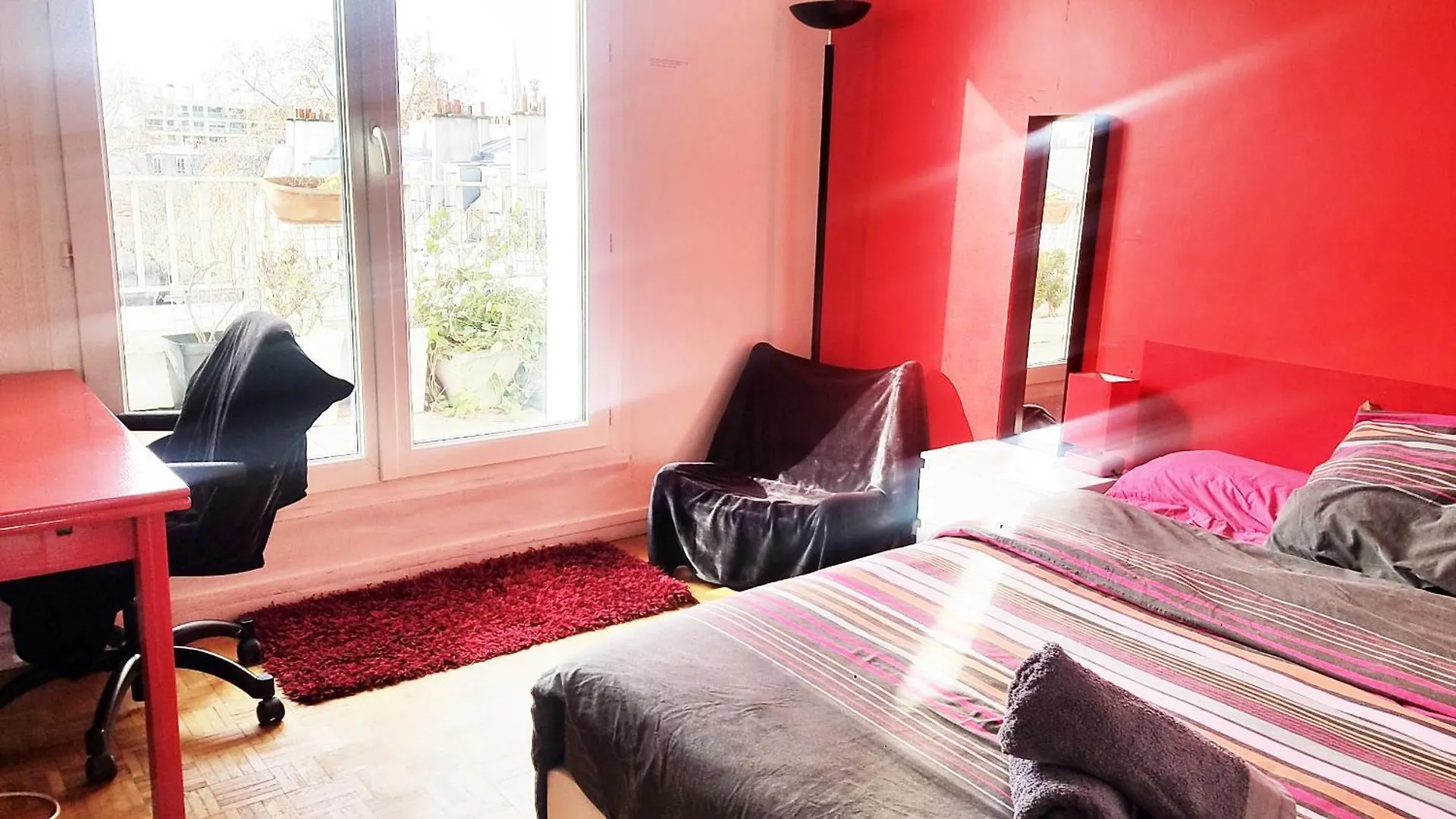 King Bedroom And Terrace In Paris Center, Shared Bathroom 0*,  Франция